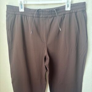 Lululemon Tapered Leg Mid rise 7/8 Pant Espresso XL